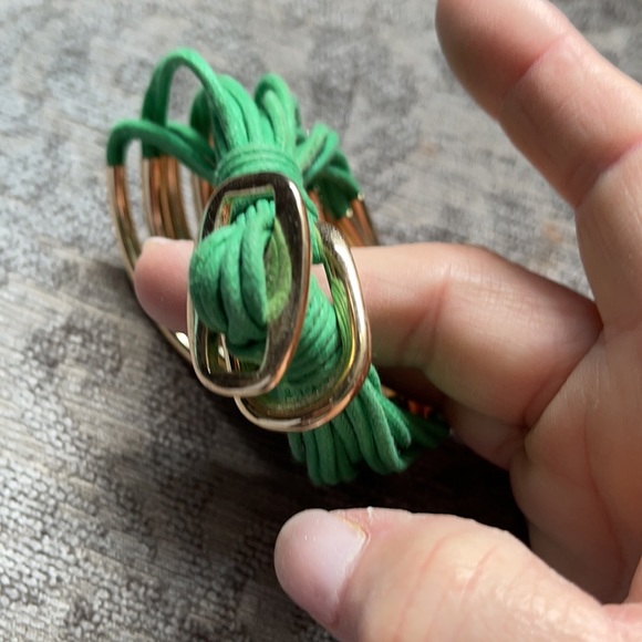 Gold and green bangle bracelet - Picture 2 of 5